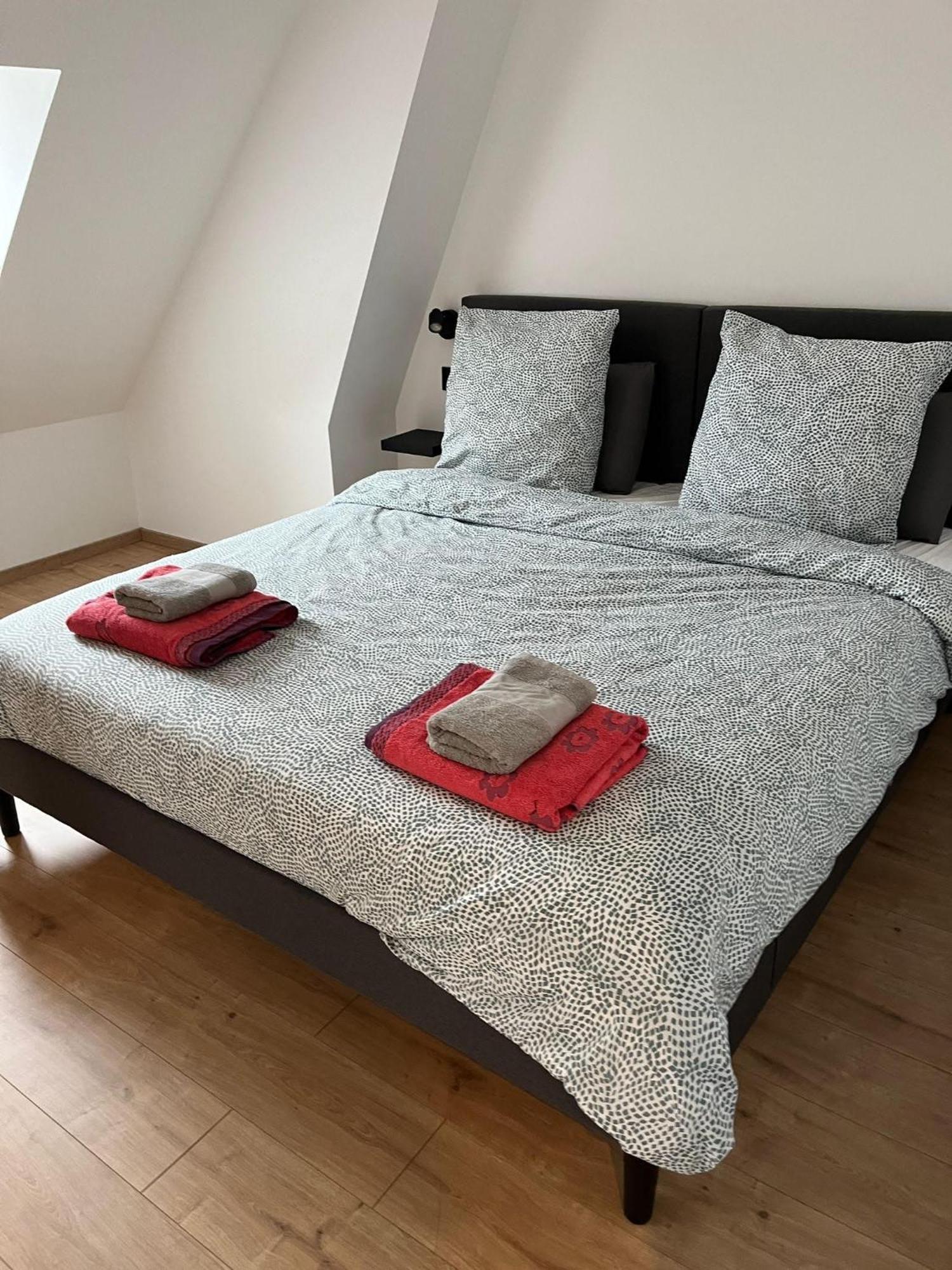 Le Donjon Classe 4 Etoiles 120 M2 5mn Centre Au Calme *